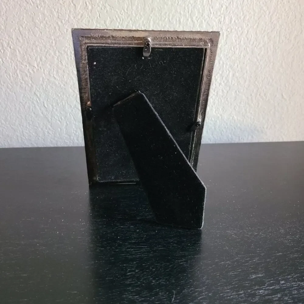 Unbranded picture h182 holds